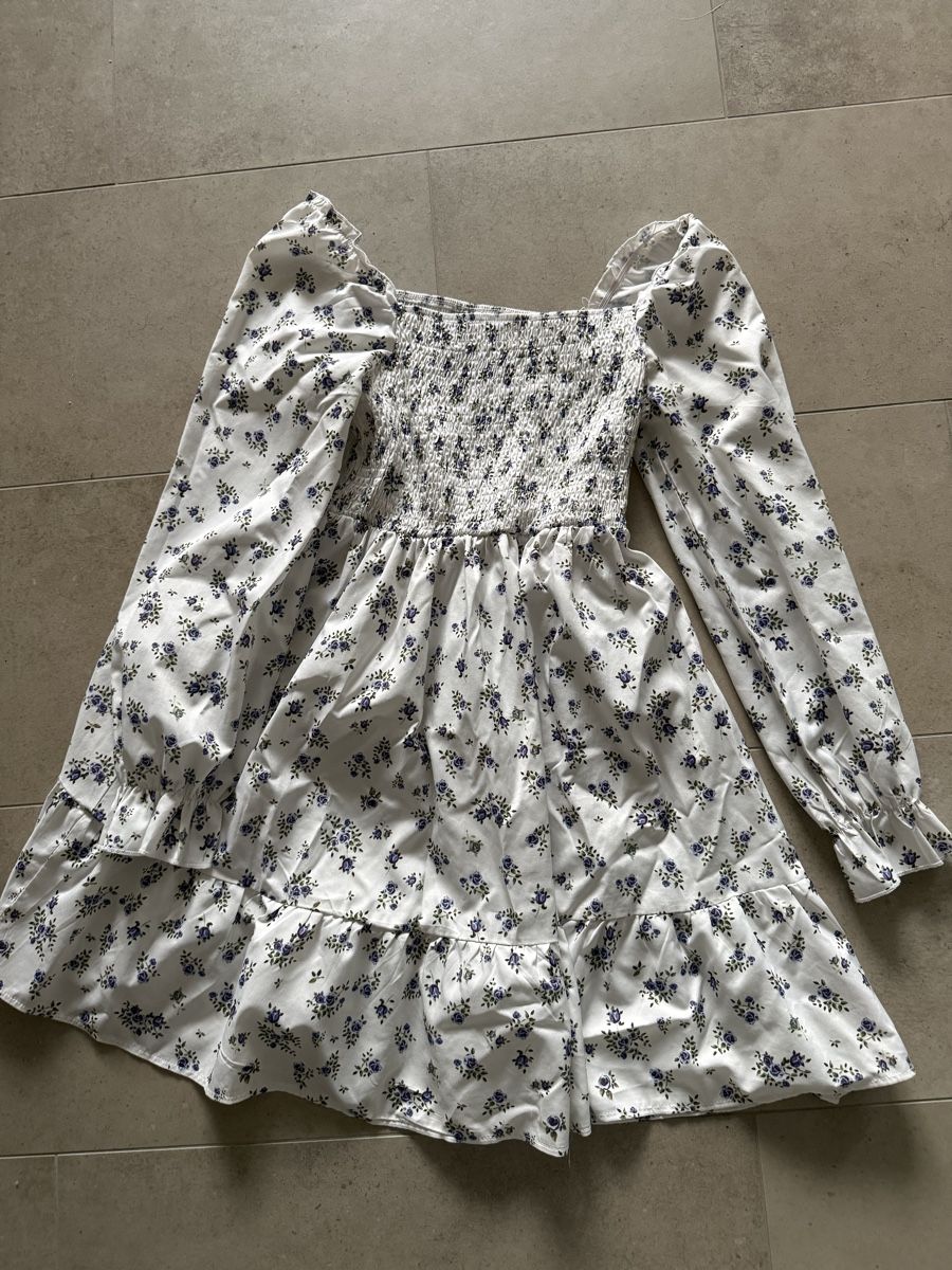 Shein Kleider: Kleid Blumenmuster Gr S – Gebraucht aus Hüttwilen von sar_8gj7
