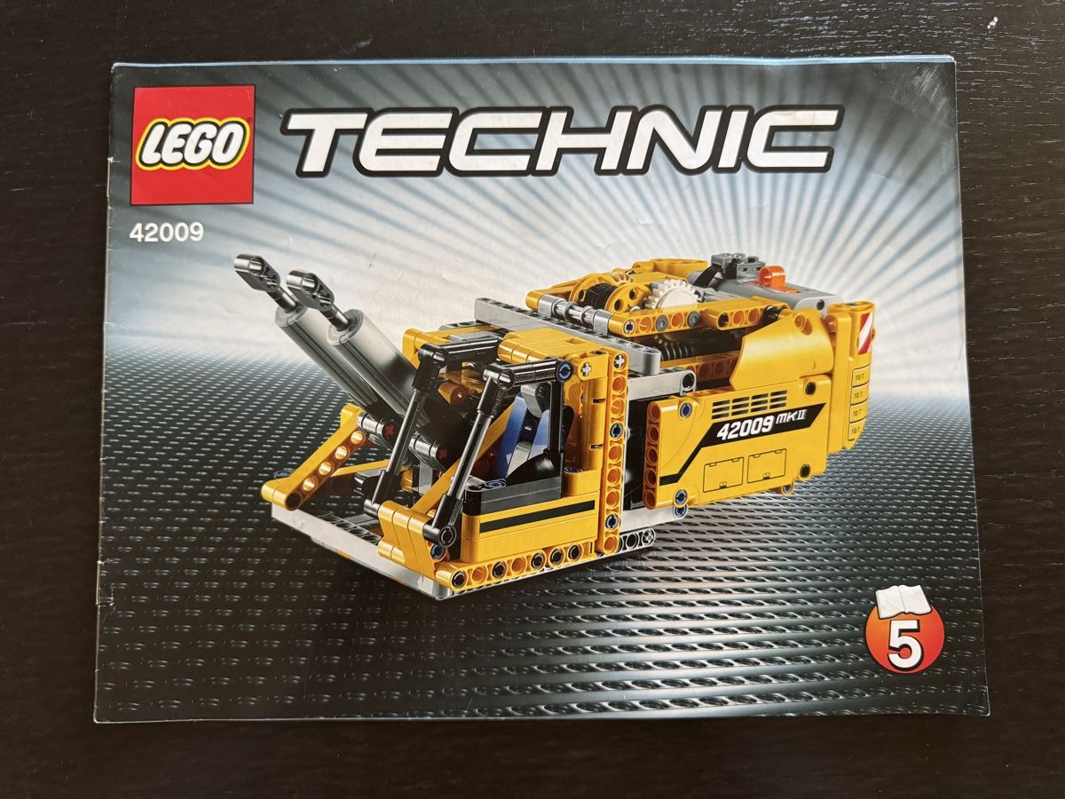 Lego Spielzeuge: Lego Technic Schwerlastkran 42009 – Gebraucht aus Rümlang von MR8 8
