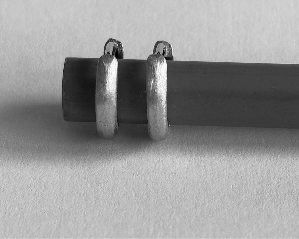 Orecchini pendenti & Orecchini a lobo: Small Huggies Earrings. 925 silver.size 8.5 mm – Nuovo (secondo la descrizione) da Dübendorf venduto da S1973E 2