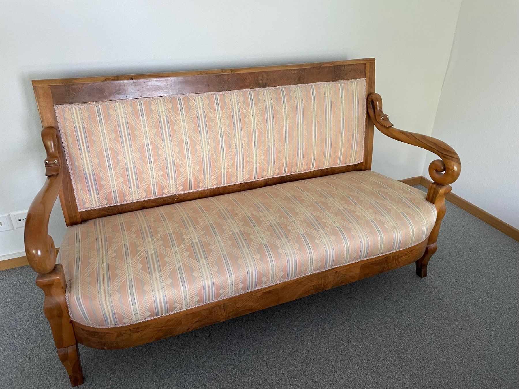 Divani: Antikes Sofa: Biedermeier Empire-stil – Usato da Bolligen venduto da Petunia77