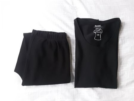 Schnäppli Kleiderset (Gr.L) T-Shirt + Fitnesshose  ab 1.--