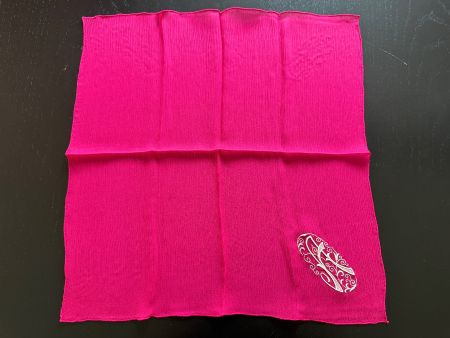 Fuchsia Seidentuch mit Monogramm "A", luxuriöses Accessoi...