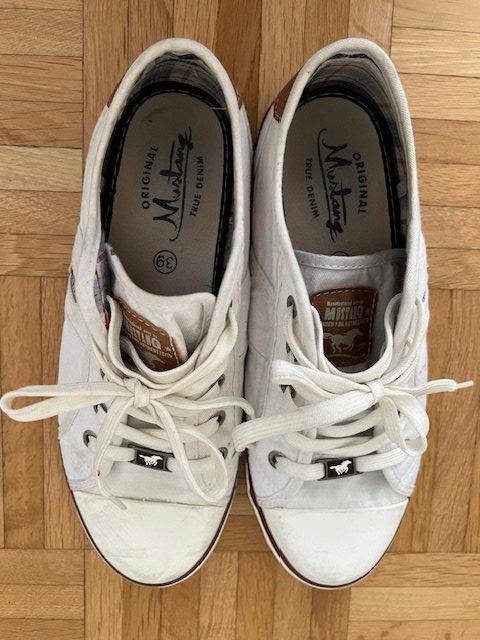 Mustang Scarpe da uomo: Sneaker "MUSTANG" Gr. 39, weiss! – Nuovo (secondo la descrizione) da Walenstadt venduto da ricamul 8