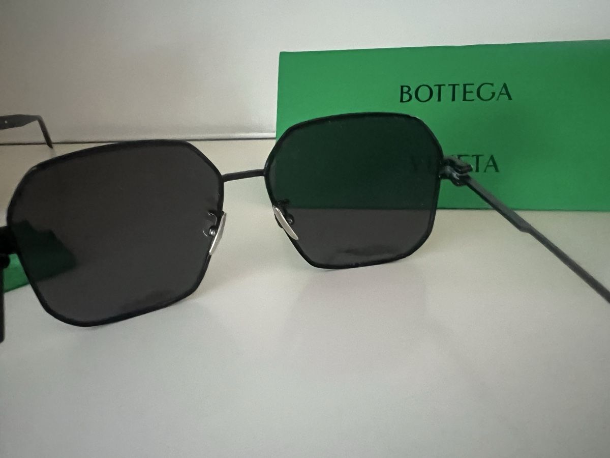 Bottega Veneta Occhiali & Lenti: Bottega Veneta Sunglasses Black Octagonal Frame - Perfect Su – Usato da Oberägeri venduto da rus_7vhx 2