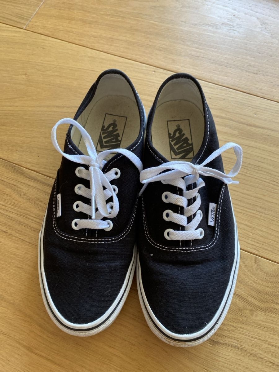 Vans Chaussures femmes: Vans Authentic schwarz – D'occasion à Schleitheim par Preja