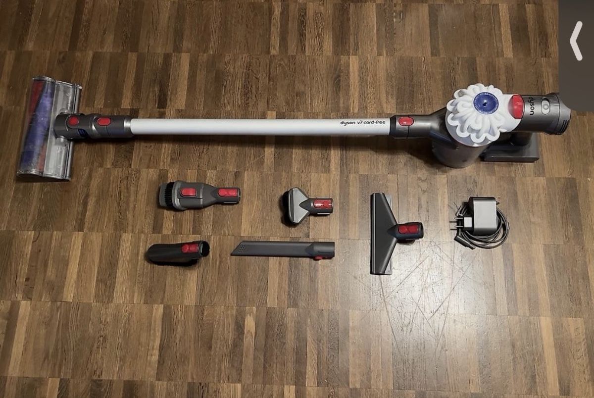 Dyson Aspirateurs & Accessoires: Dyson V7 Staubsauger – Neuf (Voir description) à Balgach par aberhalter 1