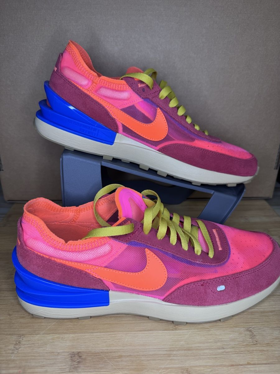 Nike Chaussures hommes: Nike Waffle One "Hyper Pink / Hyper Crimson" Size 44 – D'occasion à Ibach par chr_sz62 5