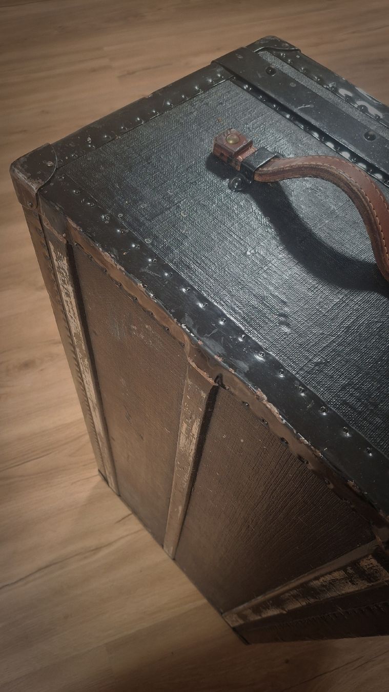 Reisekoffer: Offizierskoffer – Gebraucht aus Bäriswil BE von vonys 1