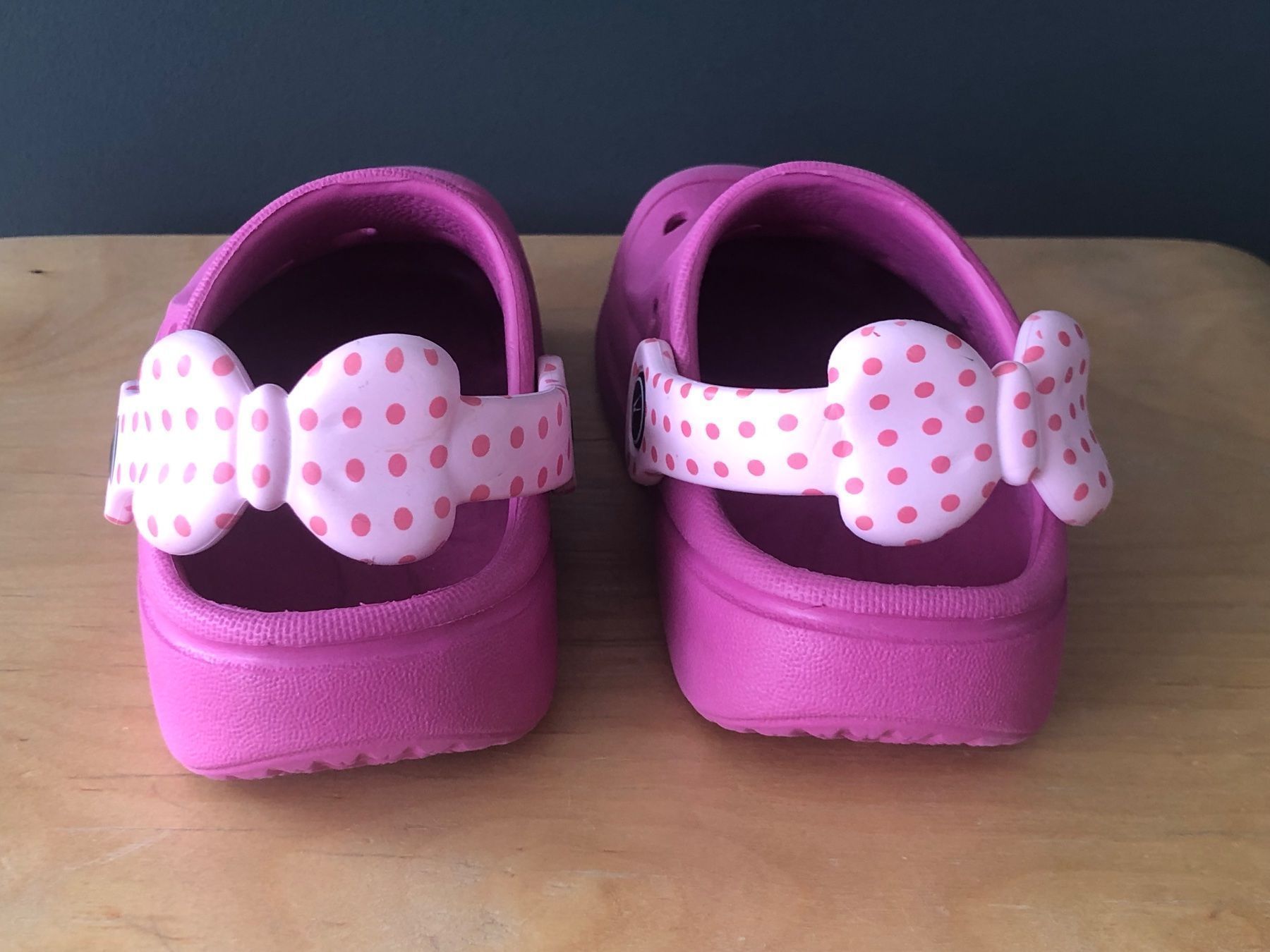 Scarpe per ragazze: Clogs, pink, Gr. 24 – Usato da Kloten venduto da Codewarrior 2