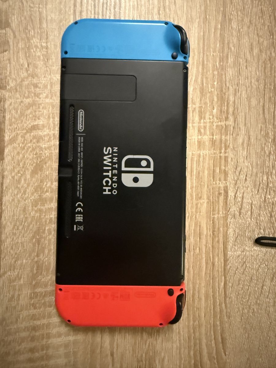 Nintendo Consoles: Nintendo Switch (première version) – D'occasion à Pully par j0nathanstark 3