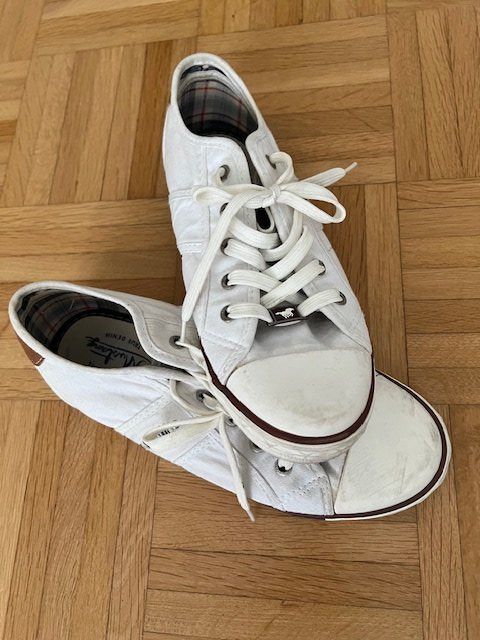 Mustang Scarpe da uomo: Sneaker "MUSTANG" Gr. 39, weiss! – Nuovo (secondo la descrizione) da Walenstadt venduto da ricamul 6