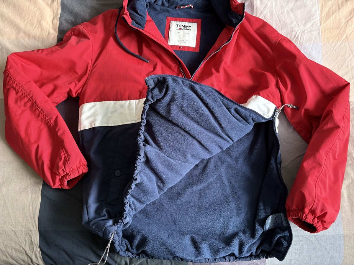 Tommy Hilfiger Giacche: Tommy Jeans Rain coat Jacket – Nuovo (secondo la descrizione) da Zürich venduto da Bernaaaa 1