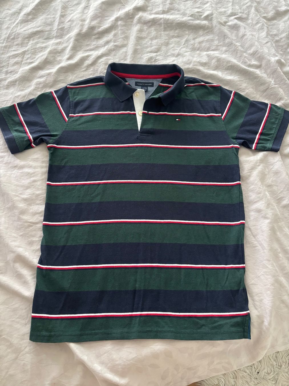 Tommy Hilfiger T-shirt: Tommy Hilfiger shirt – Nuovo (secondo la descrizione) da Port venduto da Rya_cz7j