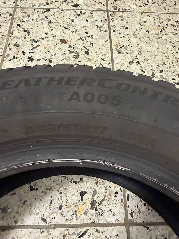 Continental Pneumatici & Ruote complete: Winter Pneu (Toyota Corolla) – Usato da Zumikon venduto da abu_f2nn 2