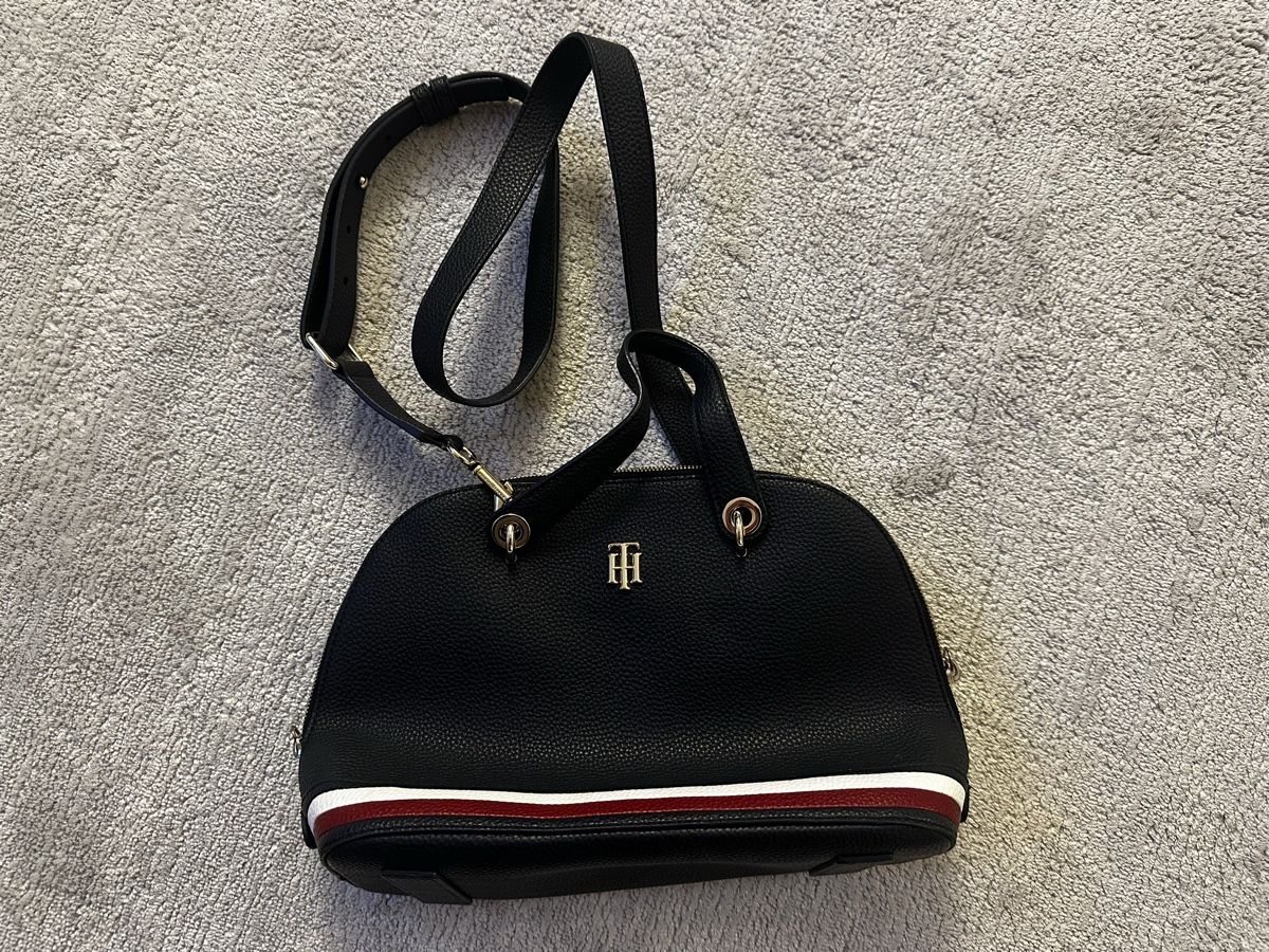Tommy Hilfiger Borse da donna: Tommy Hilfiger Element Duffle Corp Tasche – Nuovo (secondo la descrizione) da Buchs ZH venduto da Maliqi0