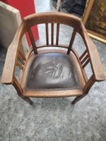 Sessel Holz braun Leder mit Nieten antiker Stil