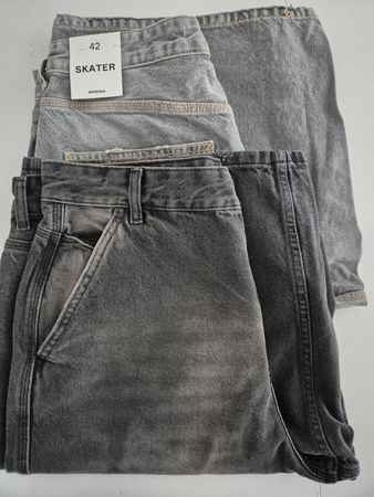 Bershka Skater Jeans, Graue Waschung, Grösse 42, Neu!