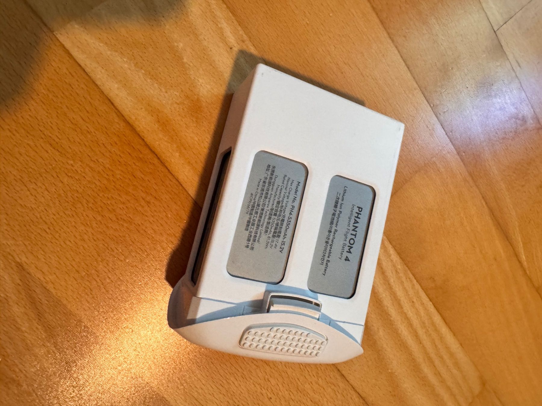 DJI RC Modellbau: DJI Phantom 4 Set, 2 controllers and filters. – Gebraucht aus Zürich von Tralalaln 9