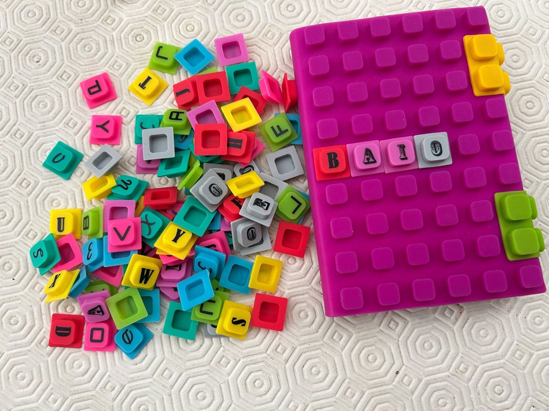Blocchi: Notizbuch mit Lego-System und Buchstaben – Nuovo (secondo la descrizione) da Arbedo venduto da nadia1973