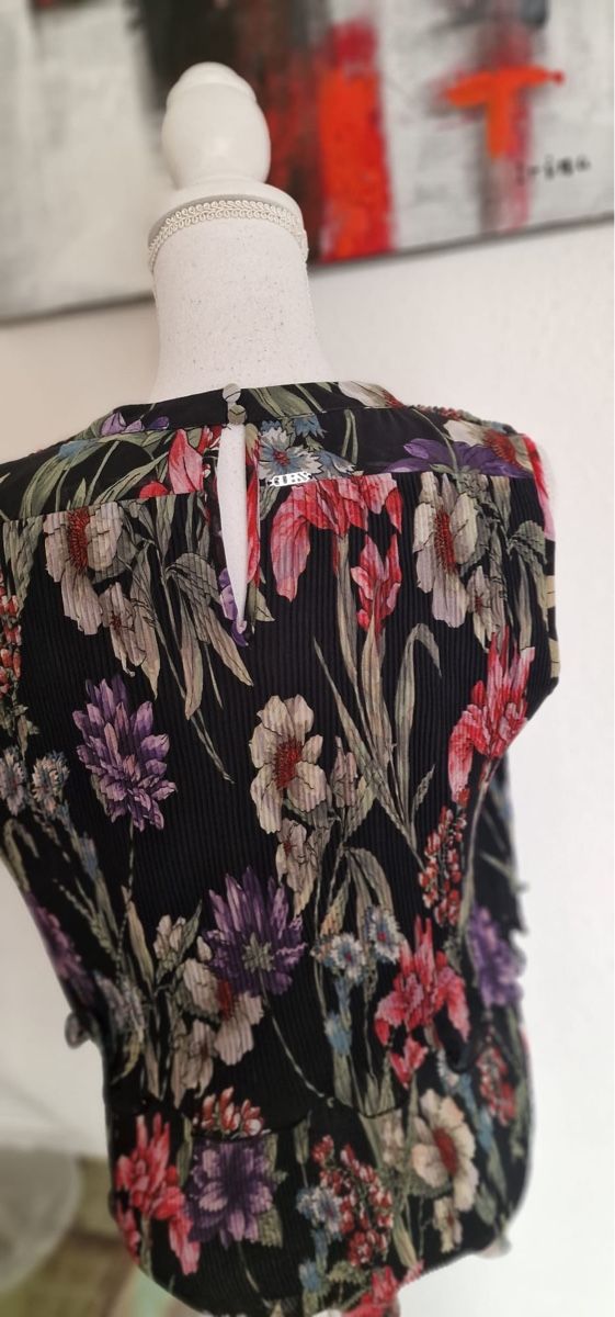 Top: Guess Bluse, Sommerbluse, Blumenmuster, Grösse L, Neu – Nuovo (secondo la descrizione) da St. Gallen venduto da mania03 3