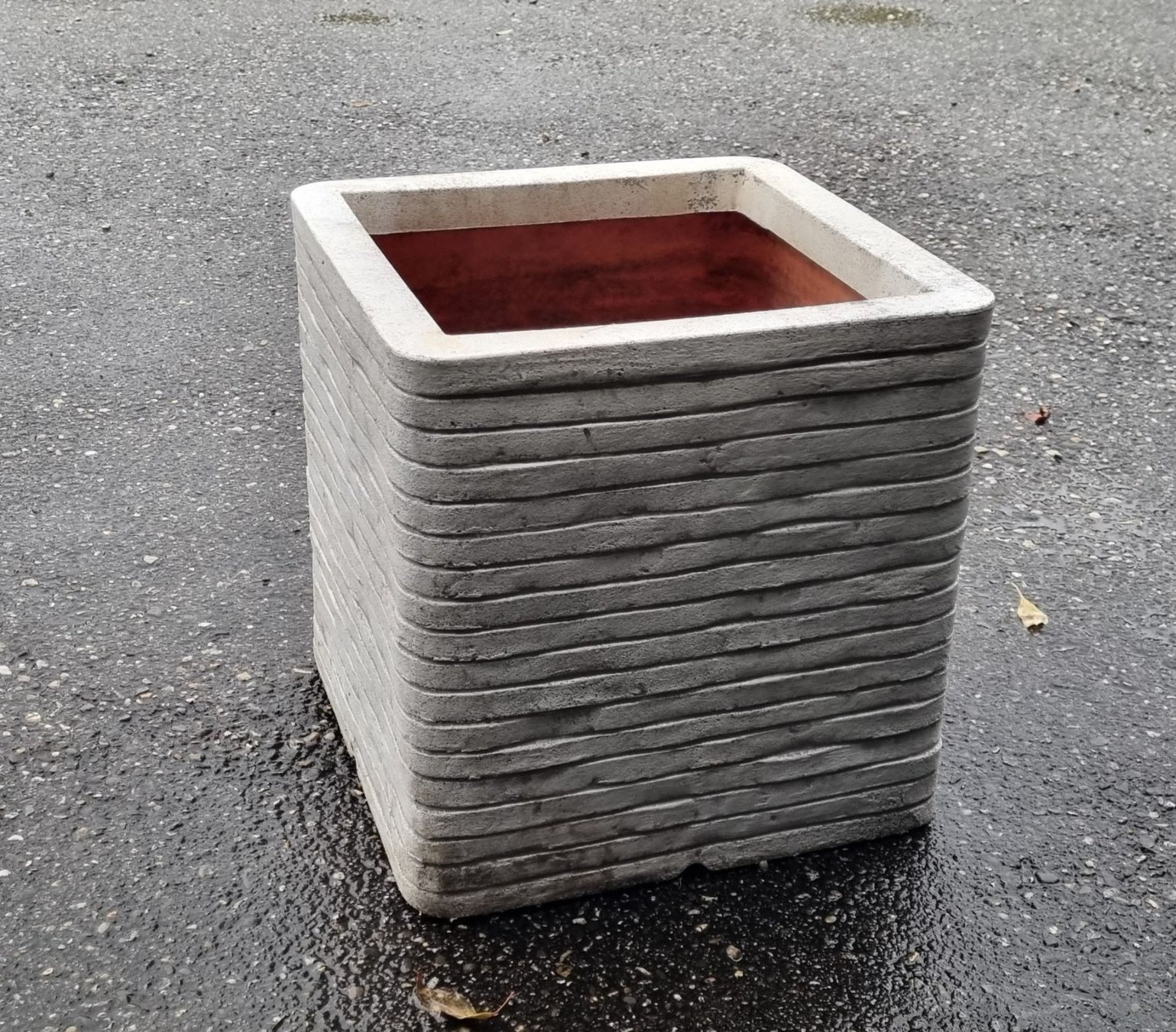 Grosser Pflanztopf in Steinoptik 40x40x40 fr draussen (Gebraucht) in  Aarwangen fr CHF 10  nur Abholung auf Ricardo kaufen