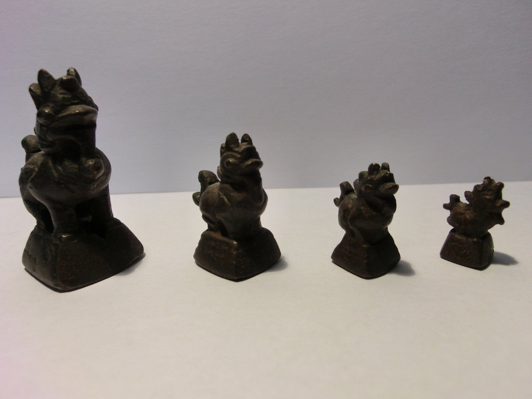 Statuette: 1 SATZ ANTIKE OPIUM - GEWICHTE – Usato da Basel venduto da wyba44 1