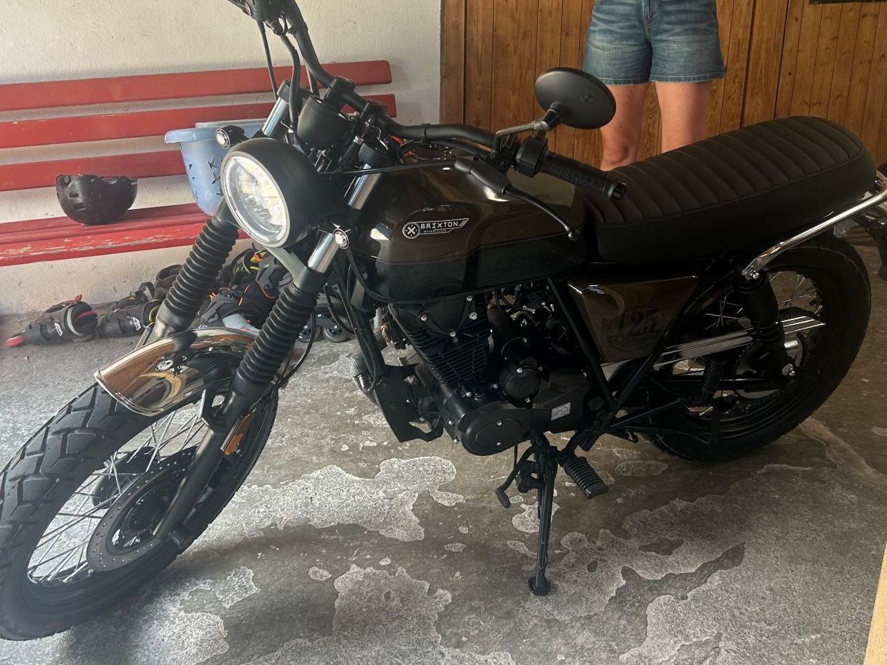 Brixton Motorcycles Strada: Brixton Cromwell 125i E5 ABS Braun Schwarz Model Charly B. – Usato da Matten b. Interl venduto da Marionwenger 2