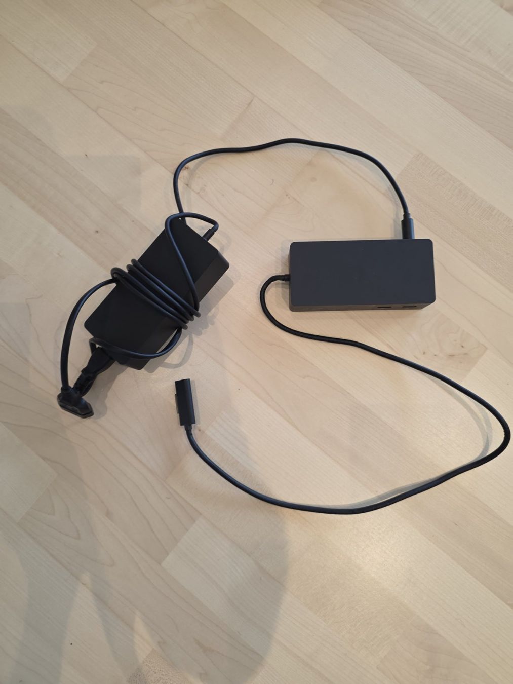 Microsoft Docking station: Microsoft Surface Dock – Dockingstation (PD9-00004) – Usato da Reinach BL venduto da Sportli