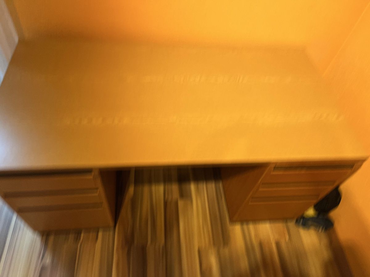 Schreibtische: Bürotisch – Gebraucht aus Wallenwil von i.r. 2