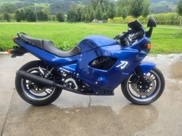 Suzuki GSX 600 F GN72A