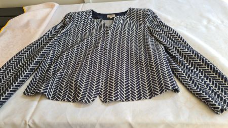 Armani Collezioni, fantasia a zig-zag, tg 44