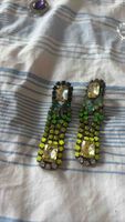 Boucles d'oreilles pendantes strass verts jaunes