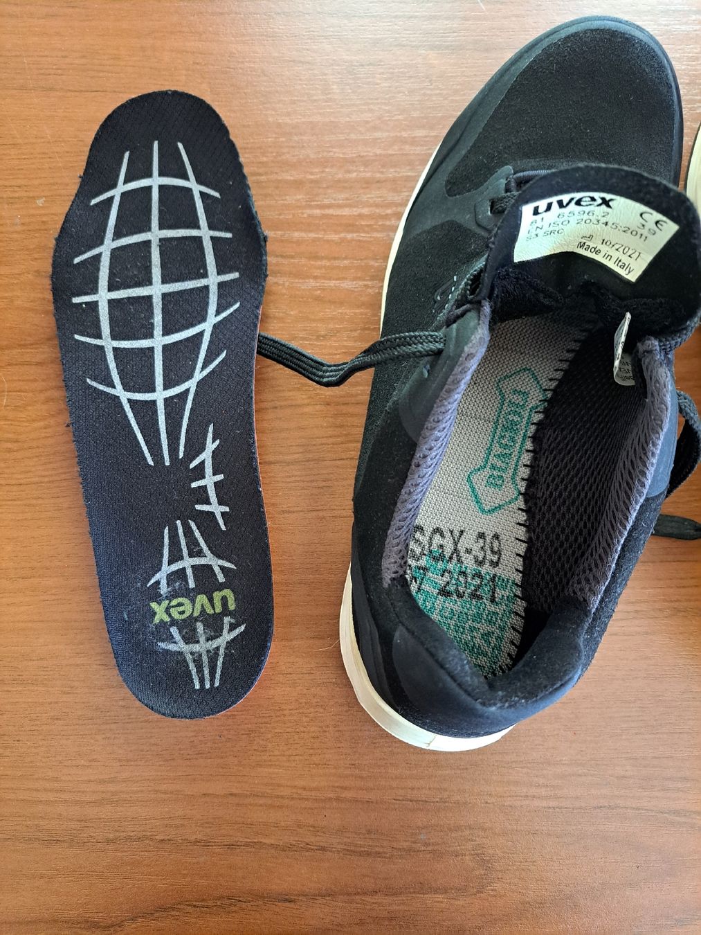 Uvex Damenschuhe: Uvex Sicherheitsschuhe Gr. 39, S3 SRC schwarz – Gebraucht aus Rafz von MuriFinn 6