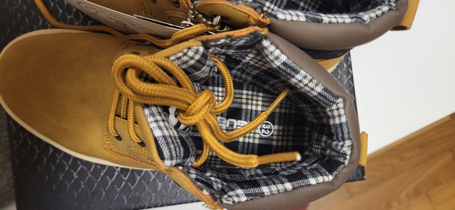 Scarpe per ragazzi: Bottines neuves pointure 32, garçon – Nuovo e nell'imballaggio originale da la tour de peilz venduto da alegre02 2