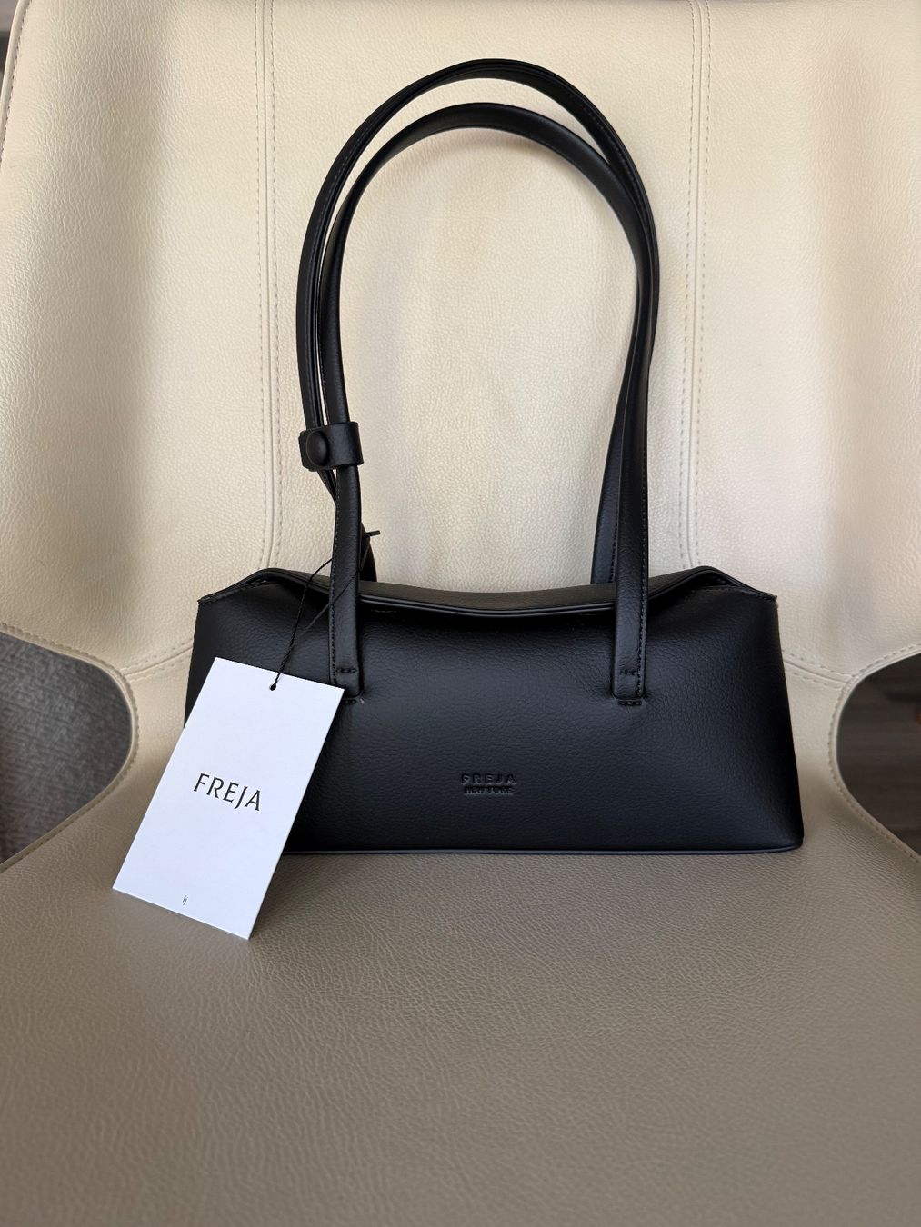 Borse da donna: Petit sac noir Freja New York – Nuovo e nell'imballaggio originale da Genève venduto da gal_d2ds
