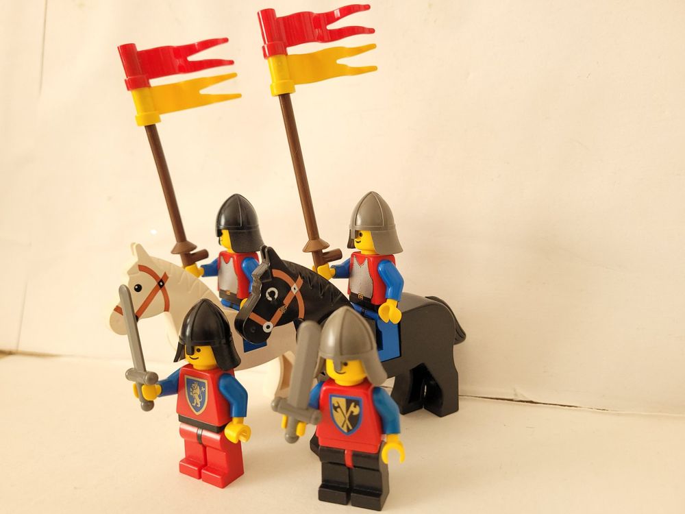 4 Lego castle ritter mit 2 pferde,.Vintage (Gebraucht) in La Tour-de ...