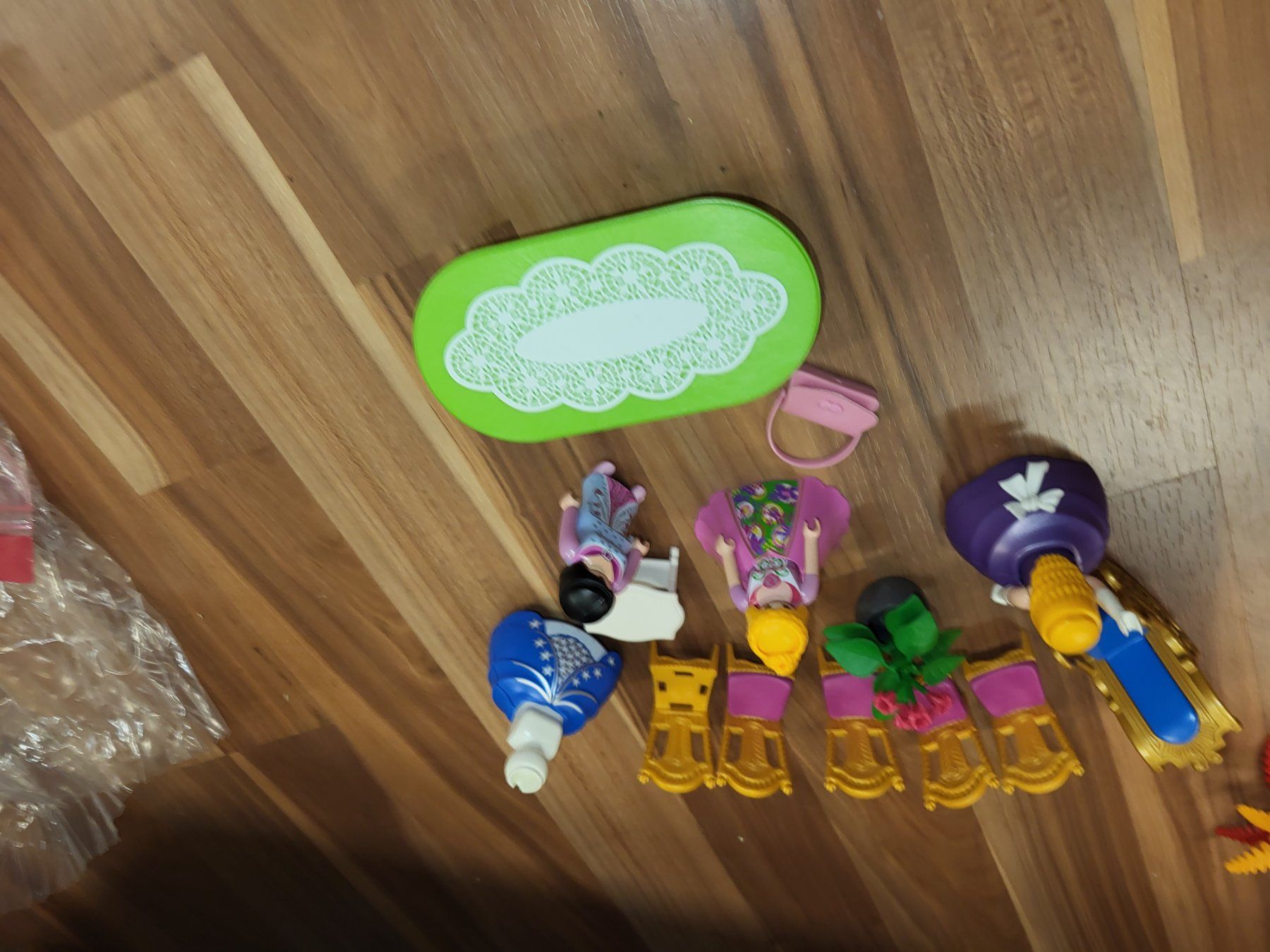 Playmobil Spielzeuge: Playmobil Möbel und Puppen b15 – Gebraucht aus Schwarzenburg von Flamingo07