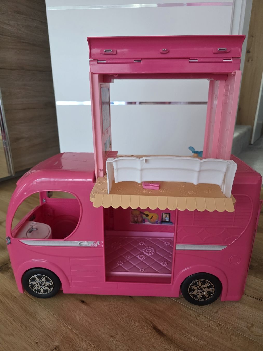 Giocattoli: Barbie Wohnmobil mit Rutsche – Usato da Toffen venduto da ver_x68f 1