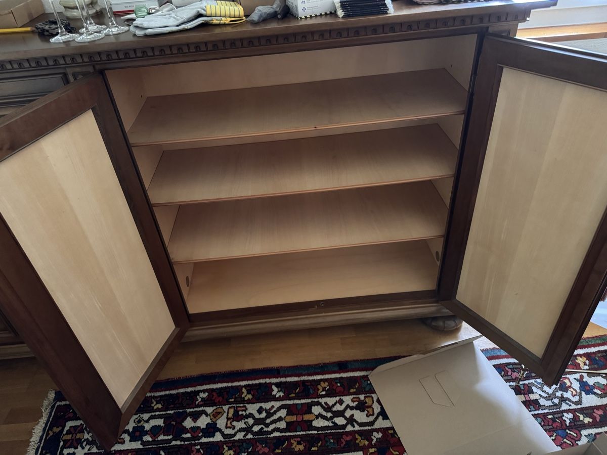 Credenze: Antikes Sideboard guter Zustand – Usato da Zürich venduto da Goliat21 2