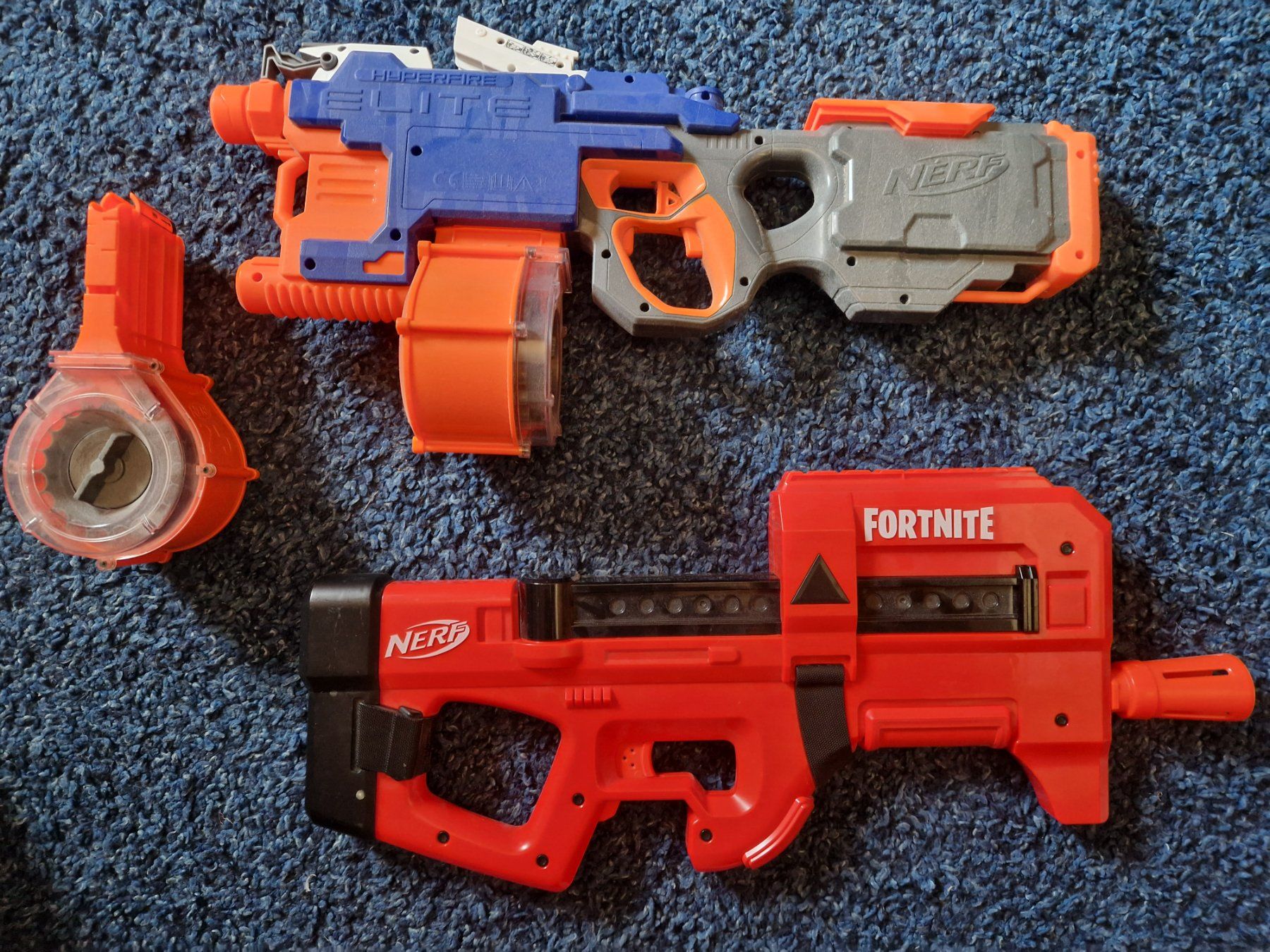 Nerf Spielzeuge: Nerf Spielzeugblaster Hyperfire & Fortnite Gun + Pfeile – Gebraucht aus Flums von easydoesit