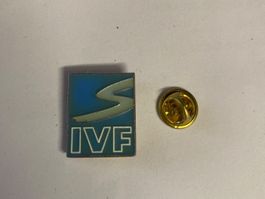 Pin's / Broche "S IVF" vintage