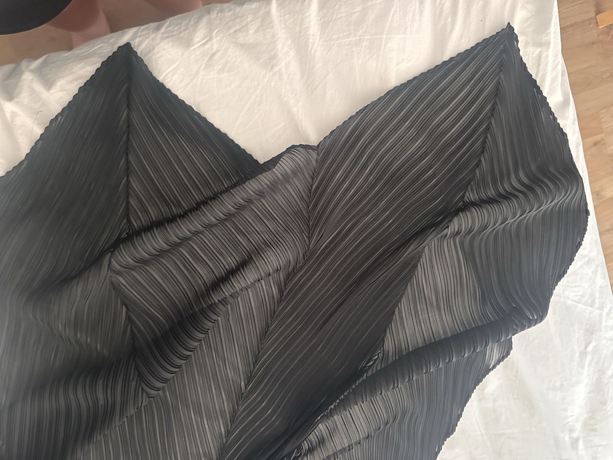 Issey Miyake Foulards, Tücher & Schals: Issey Miyake Schal  – Gebraucht aus Triengen von Meetmeatthebodega 1