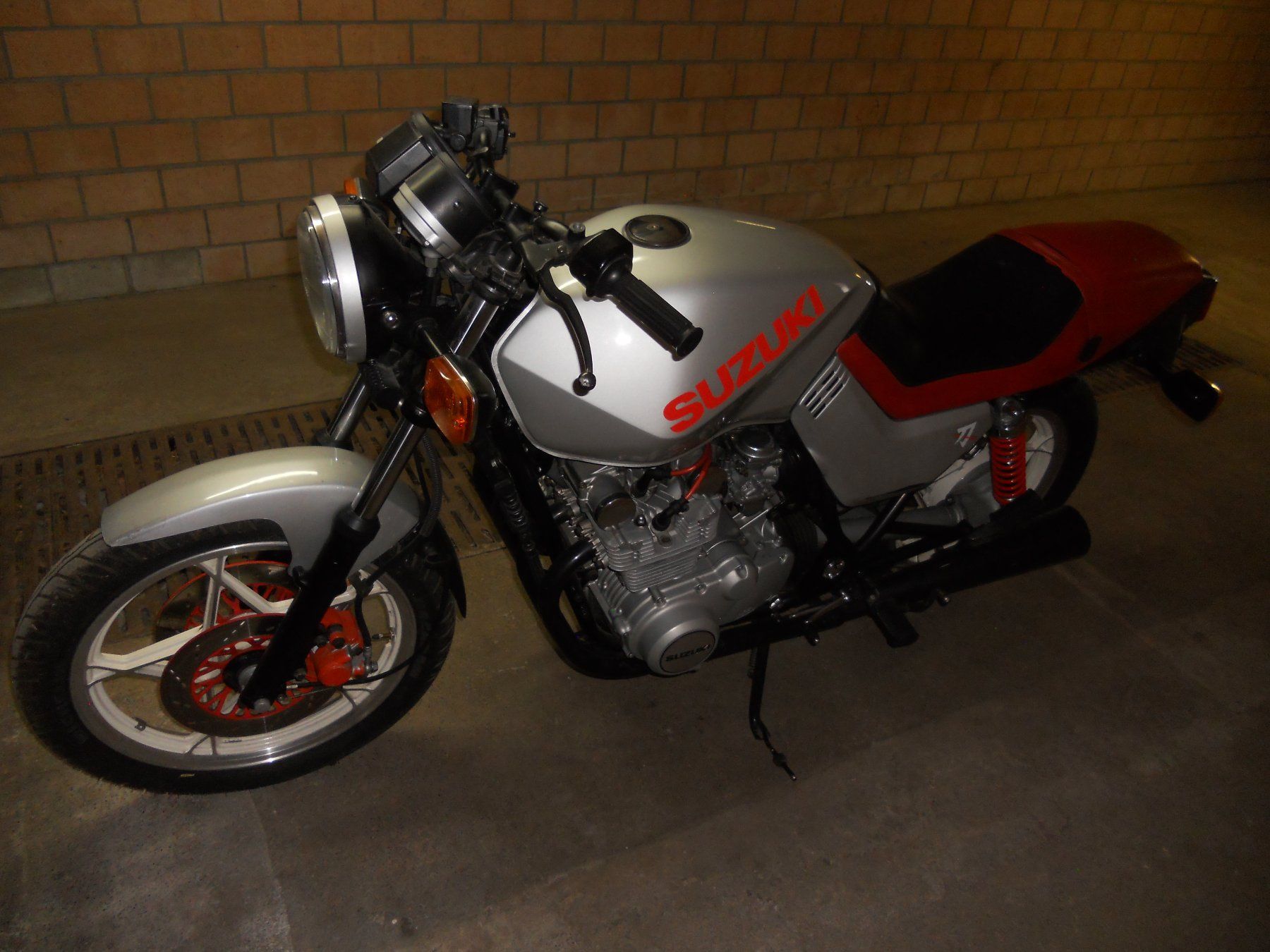 Suzuki Strasse: Suzuki GS650 G Katana 1983 – Gebraucht aus Neuenegg von designart64 3