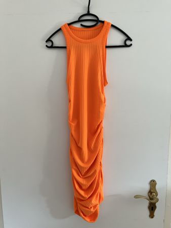Tolles Kleid orange Raffung Grösse S neuwertig