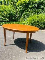 Eleganter ovaler Holztisch – flexibel ausziehbar bis 179 cm