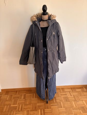Wintermantel mit Kapuze und Kunstfell, Grösse L, Top!