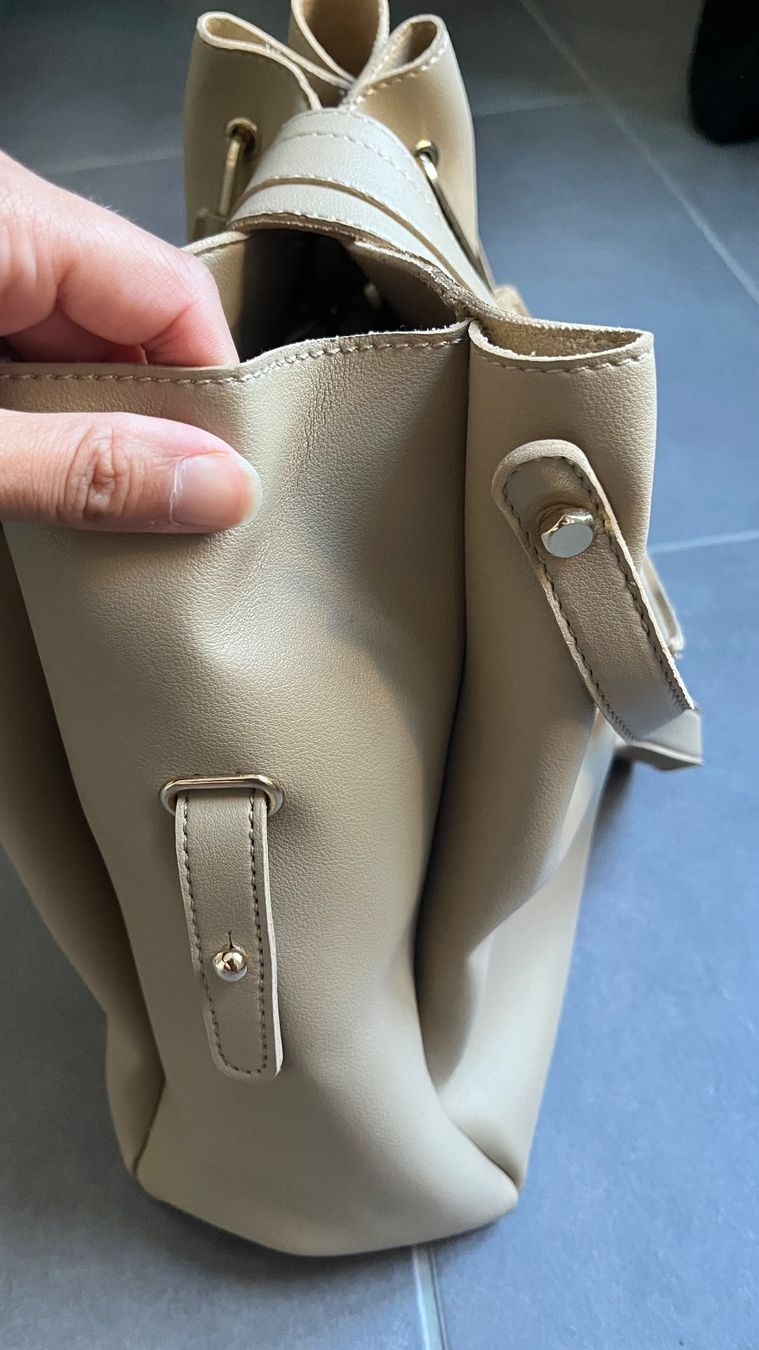 Taschen für Damen: YOKI Elegant/Chic Beige Hand-Shoulder Bag, Gold Hardware – Gebraucht aus Zofingen von lis_7xzz 4