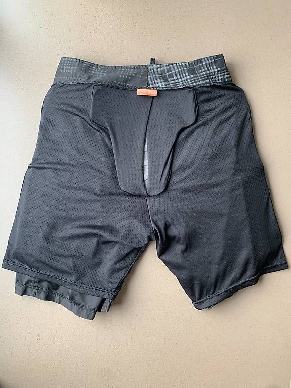 Protezioni & Imbottiture: Protektor Shorts Soft Protection RED by Burton – Usato da Seewen Sz venduto da car_95zr 4