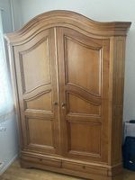 Kleider Schrank