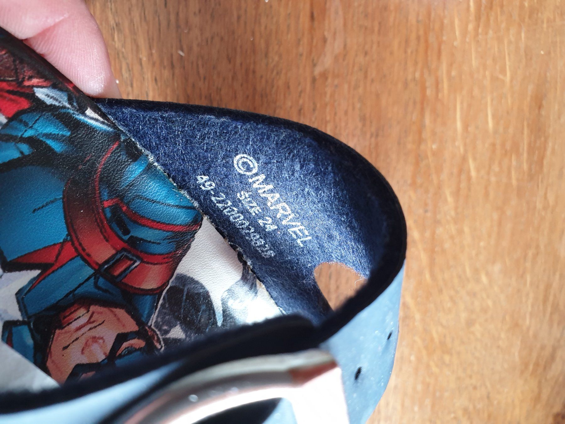 Scarpe per ragazzi: Hausschuhe grösse 24 – Nuovo (secondo la descrizione) da Reutigen venduto da Easy0807 1
